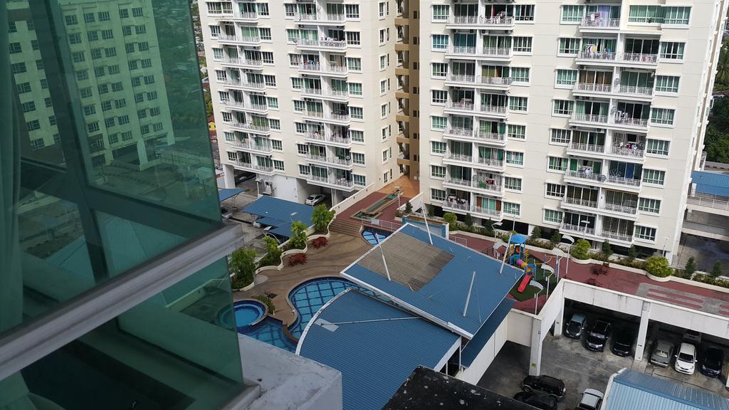 Abu Homestay @ 1Borneo Condominium Tower B Kota Kinabalu Exterior photo